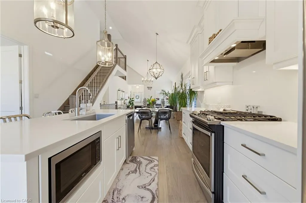 744 Nelson Street #11