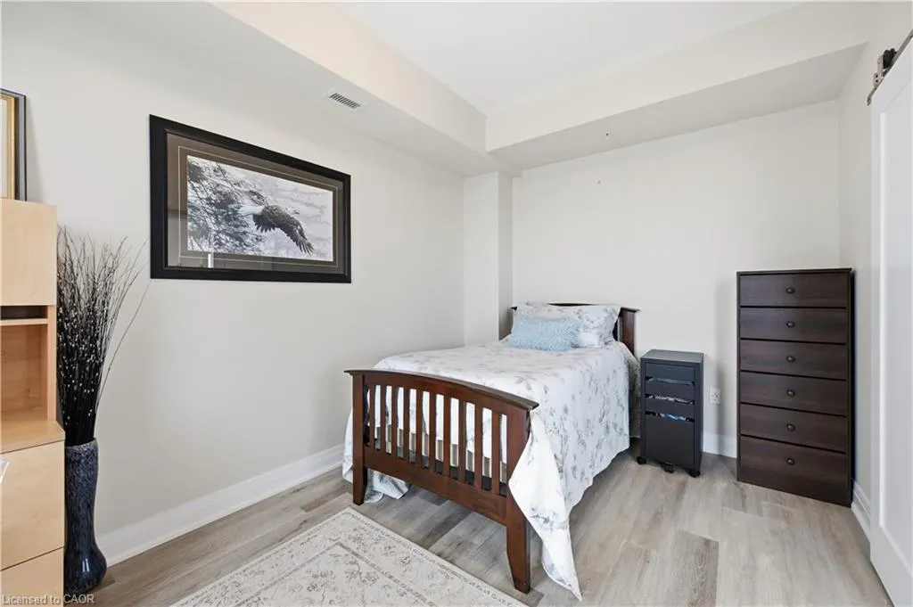 16 Concord Place #807