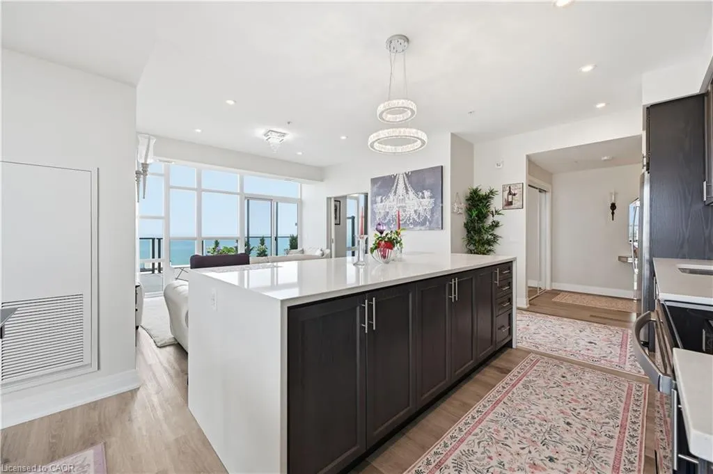 16 Concord Place #807
