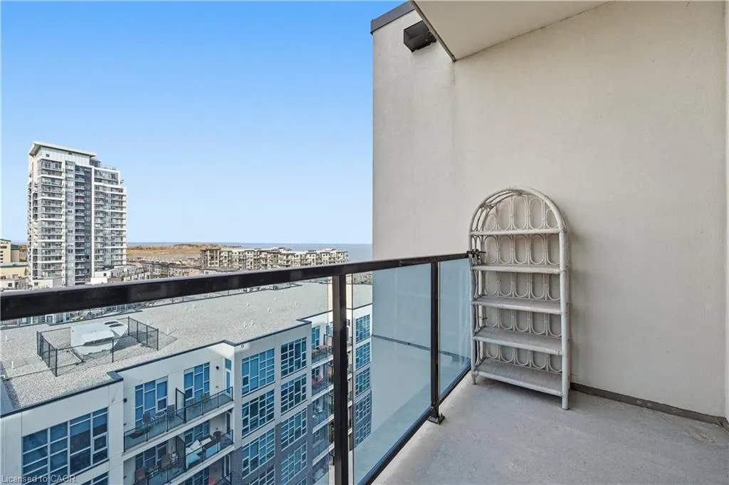 16 Concord Place #807