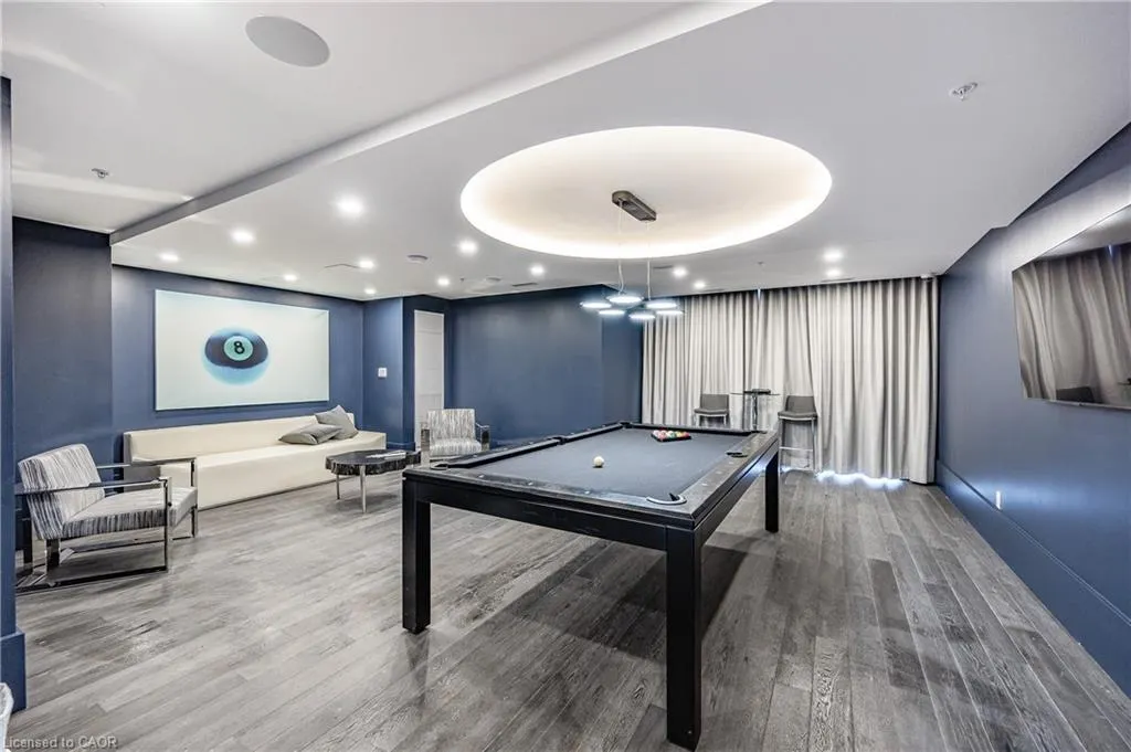 16 Concord Place #807