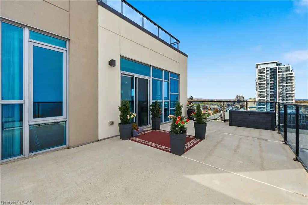16 Concord Place #807