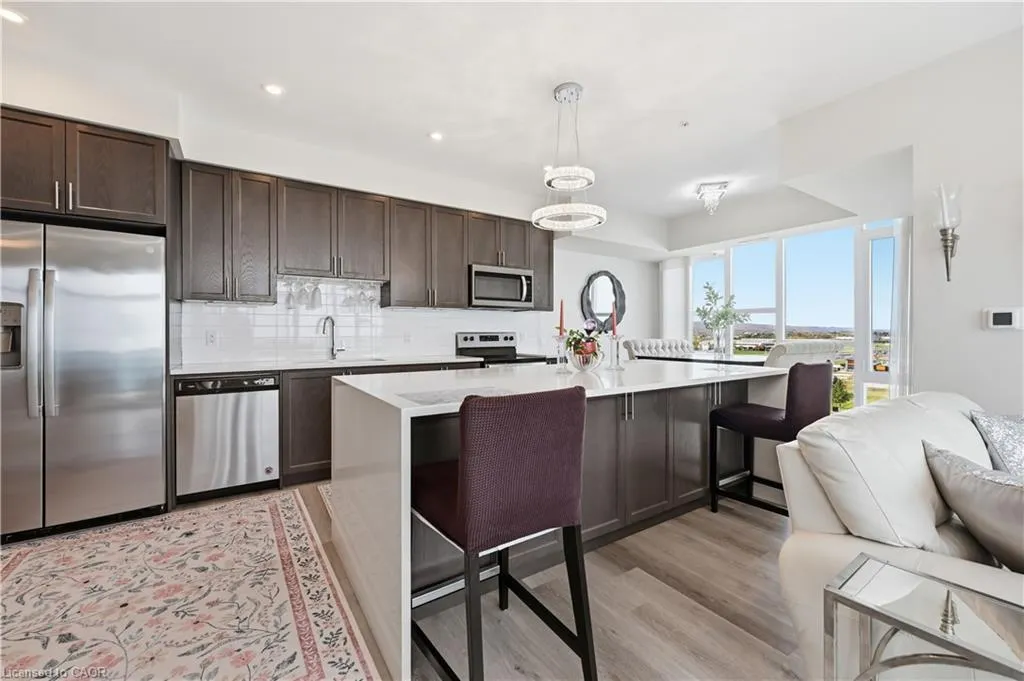16 Concord Place #807