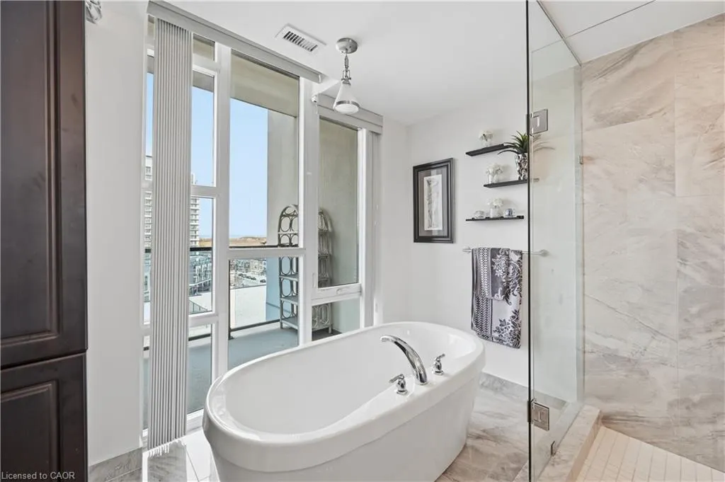 16 Concord Place #807
