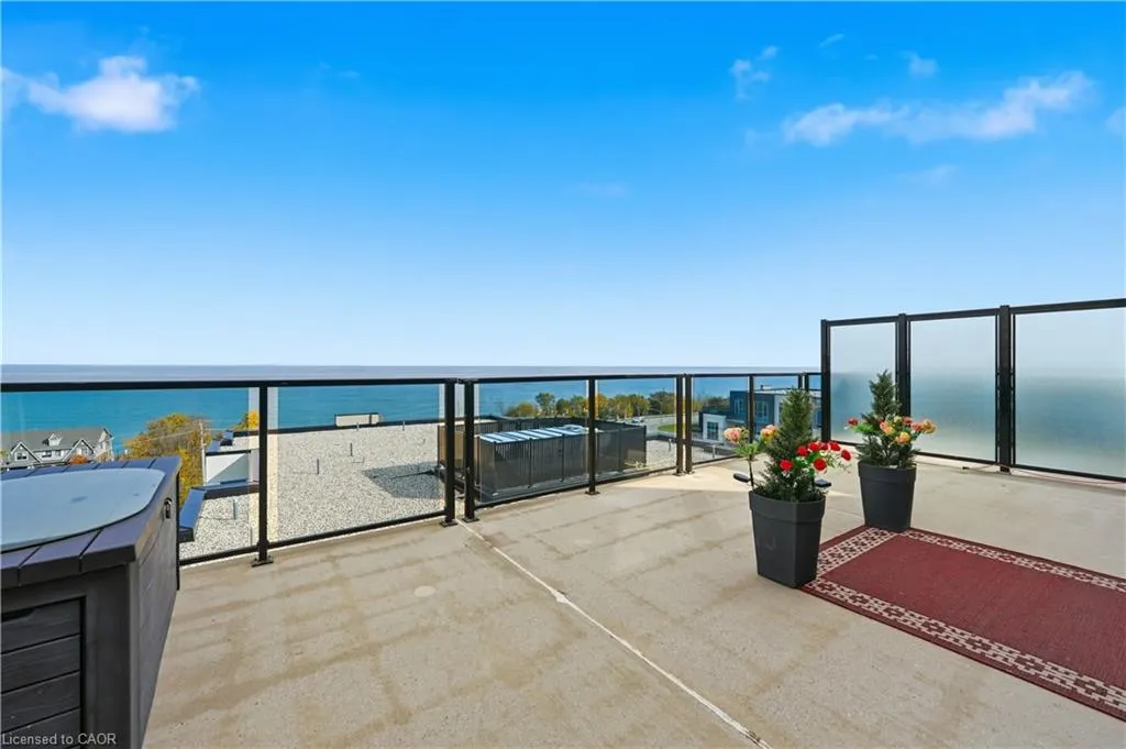 16 Concord Place #807