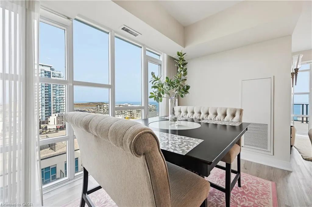 16 Concord Place #807