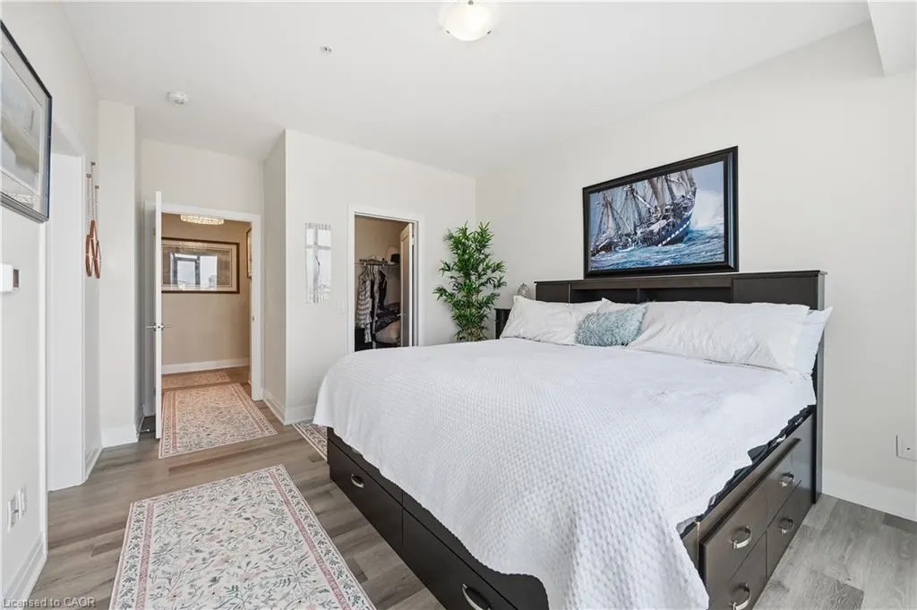 16 Concord Place #807