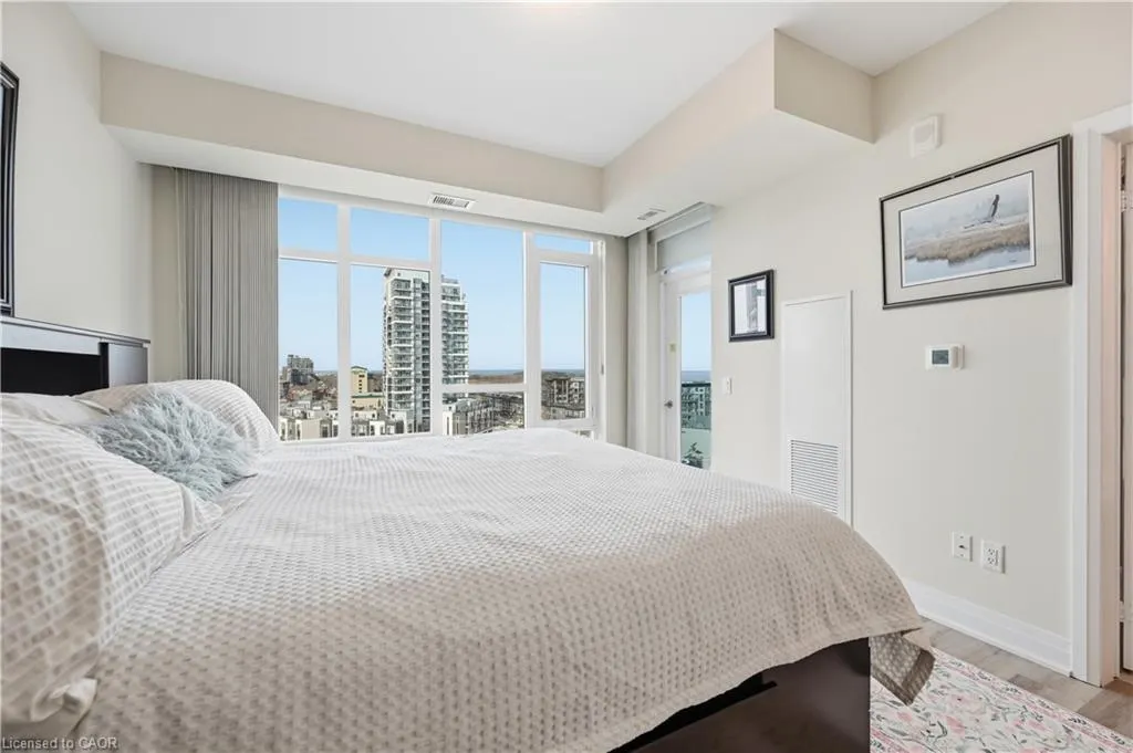16 Concord Place #807