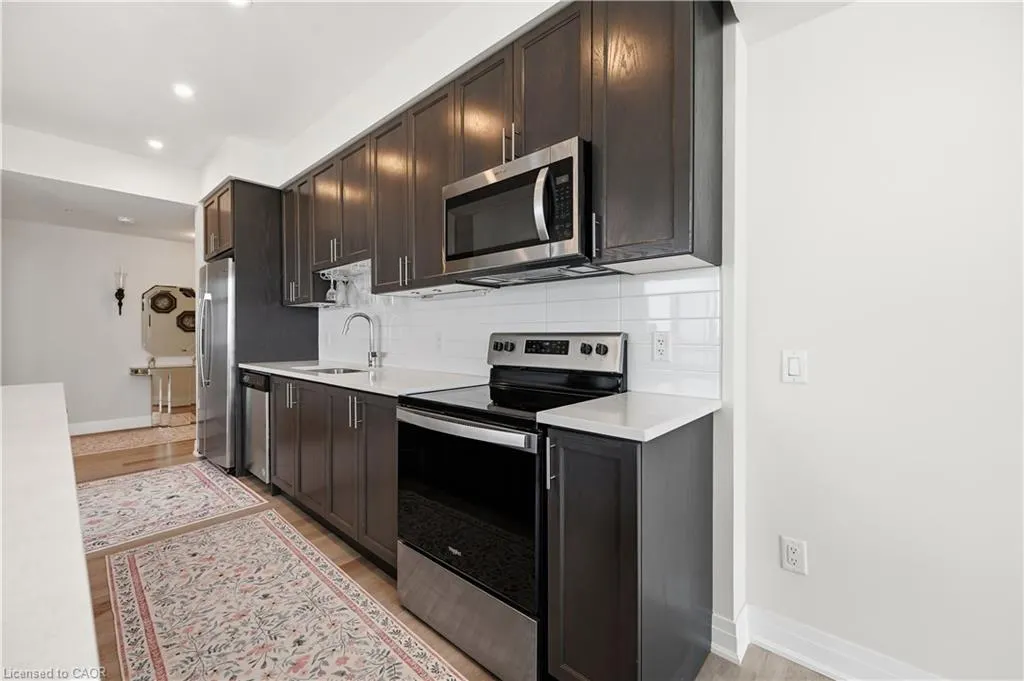 16 Concord Place #807