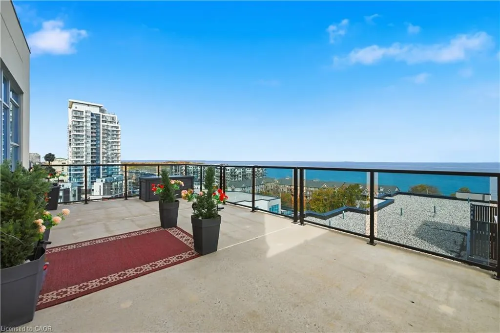 16 Concord Place #807