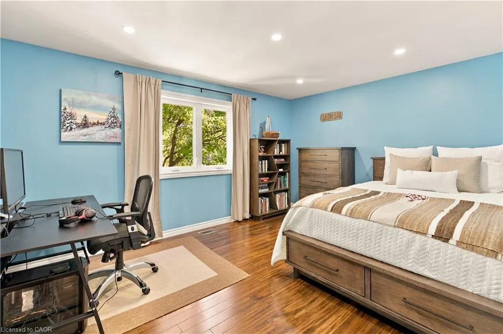 575 Hemingway Place