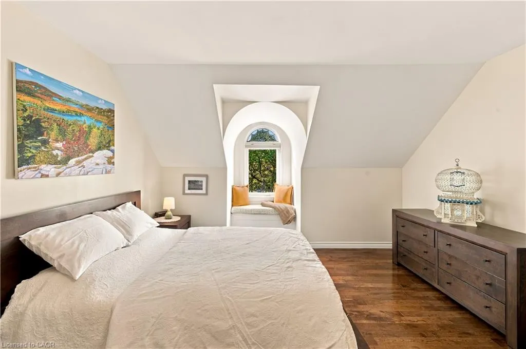 575 Hemingway Place