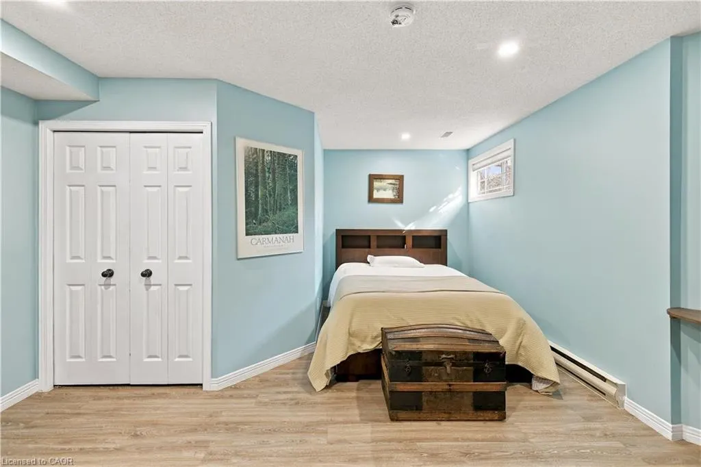 575 Hemingway Place