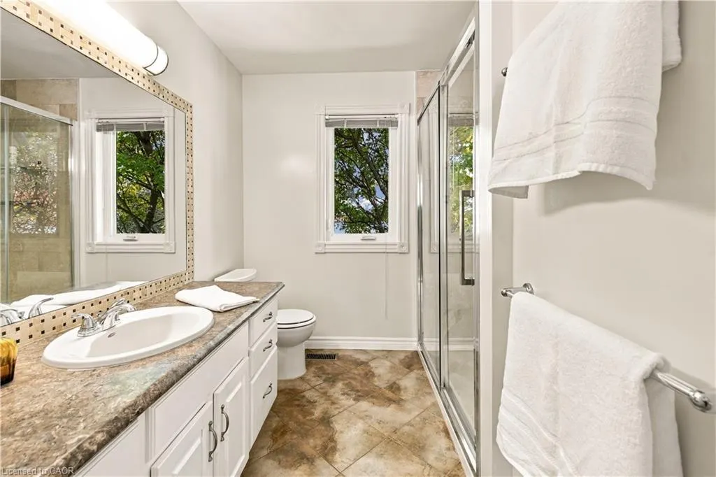 575 Hemingway Place