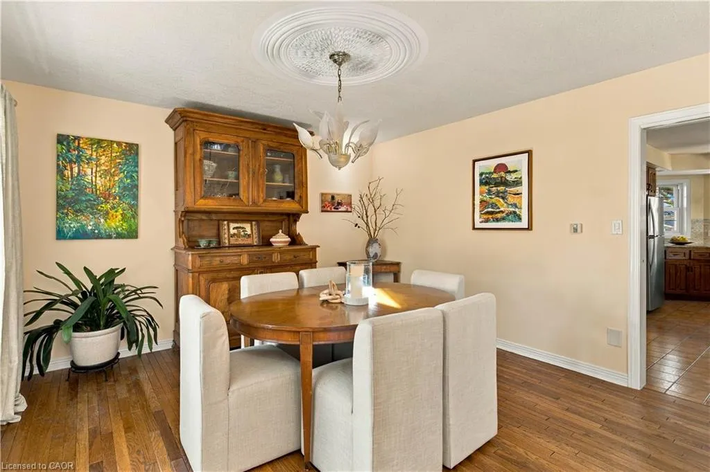 575 Hemingway Place