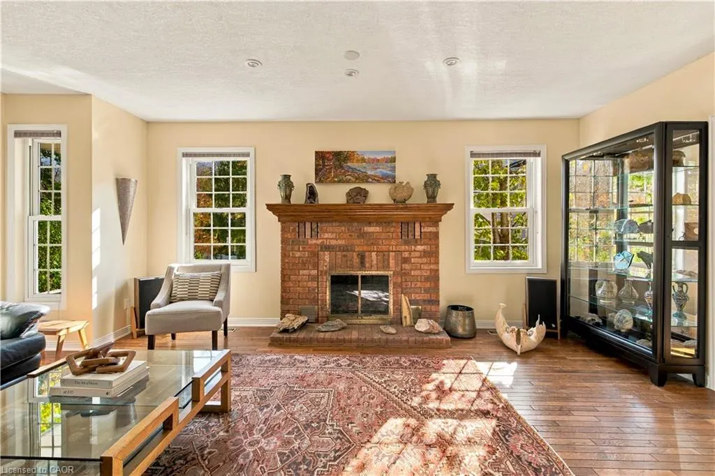 575 Hemingway Place