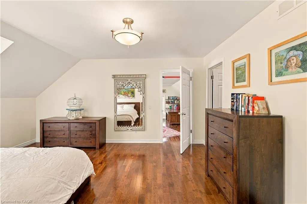 575 Hemingway Place
