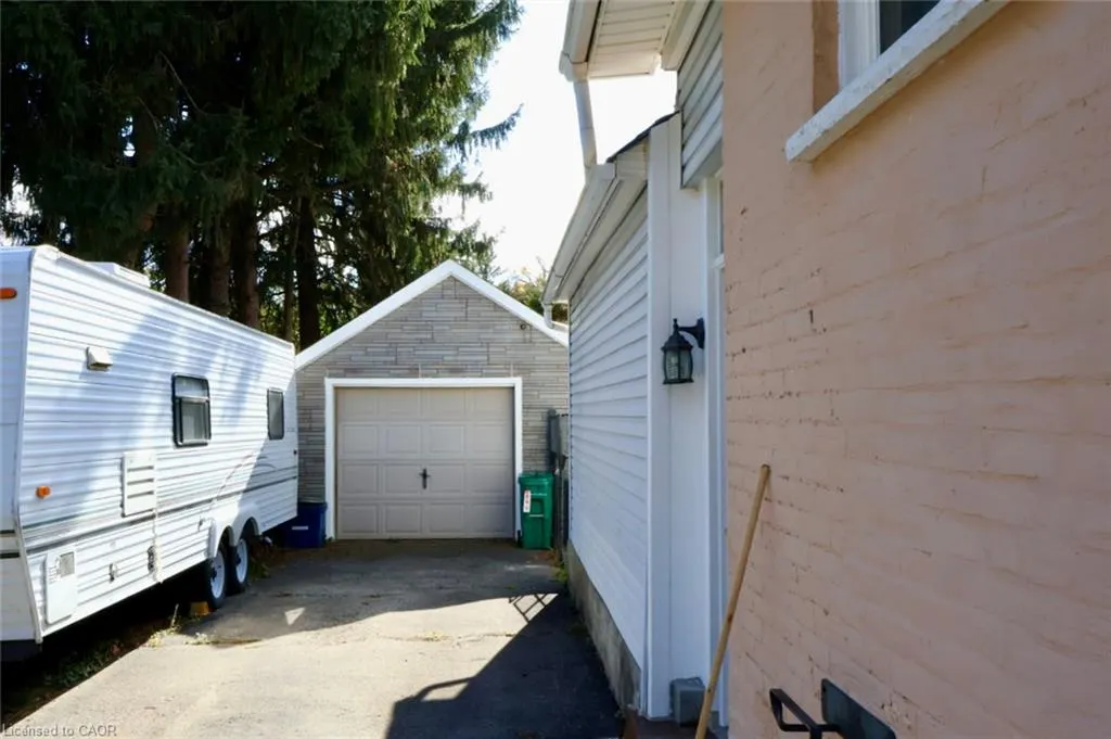 27 Pollock Avenue