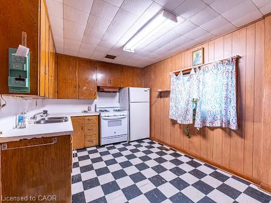 35 Sherman Avenue N