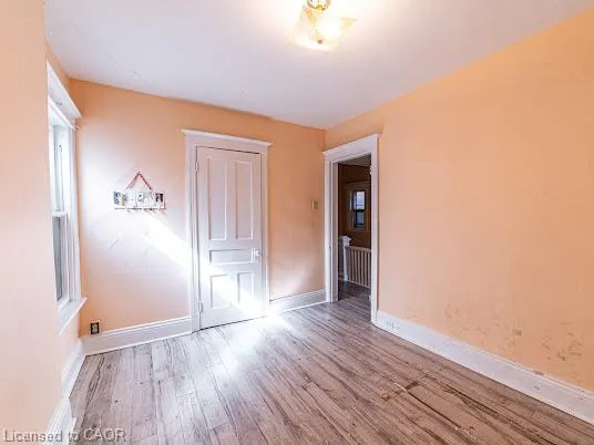35 Sherman Avenue N