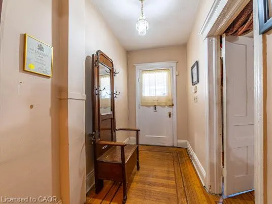 35 Sherman Avenue N