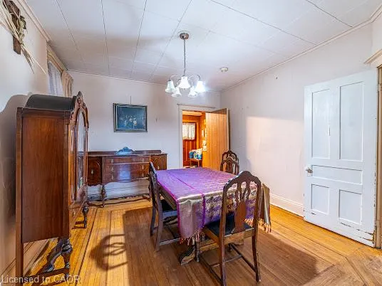 35 Sherman Avenue N