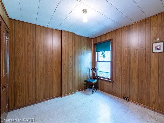 35 Sherman Avenue N
