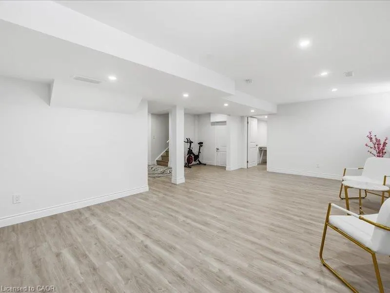 39 Avanti Crescent