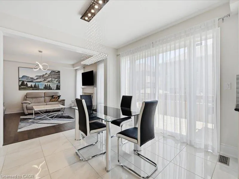 39 Avanti Crescent