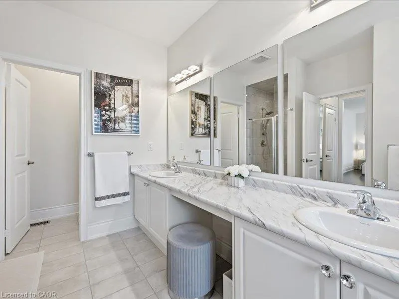 39 Avanti Crescent