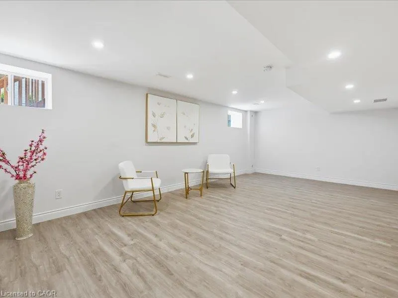 39 Avanti Crescent