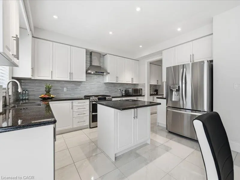39 Avanti Crescent