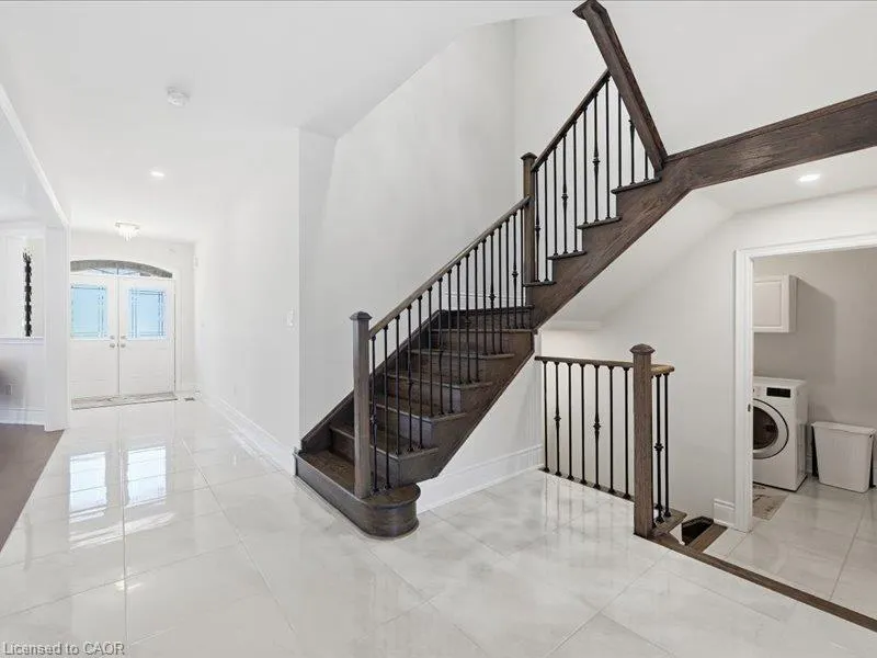 39 Avanti Crescent