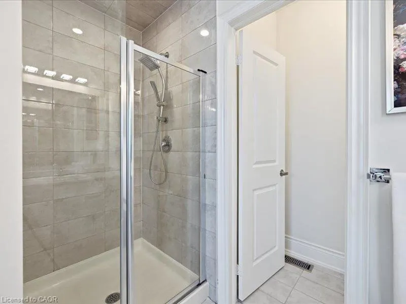 39 Avanti Crescent