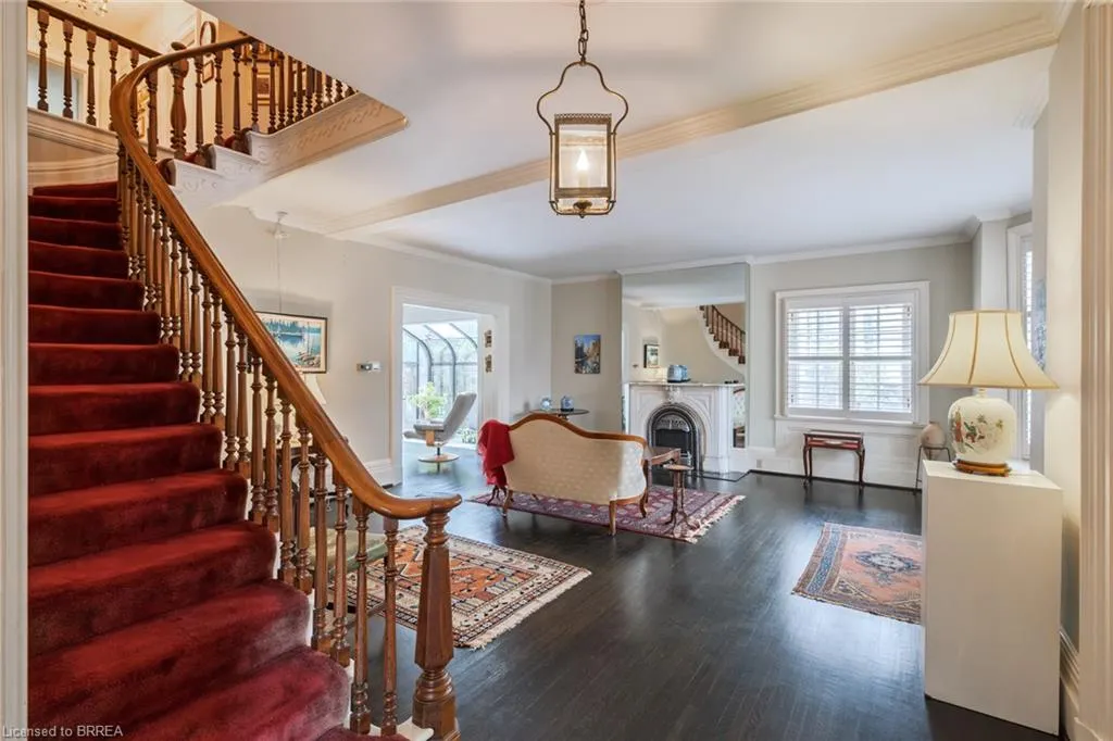 41 Dufferin Avenue