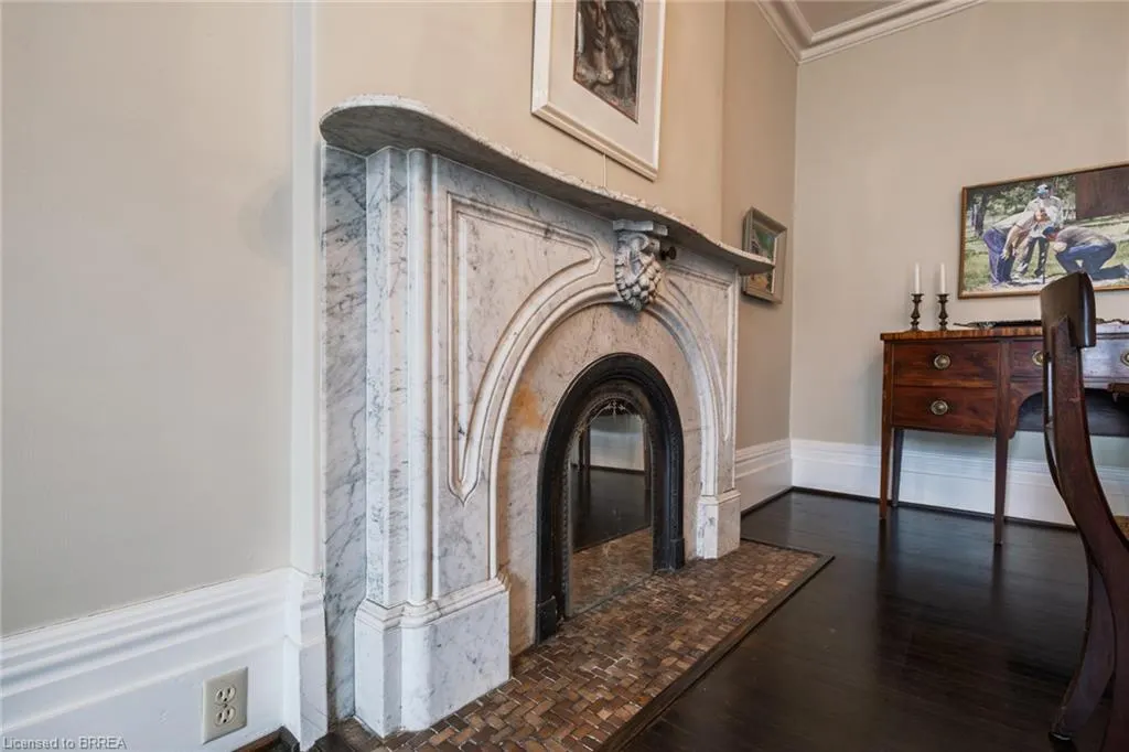 41 Dufferin Avenue