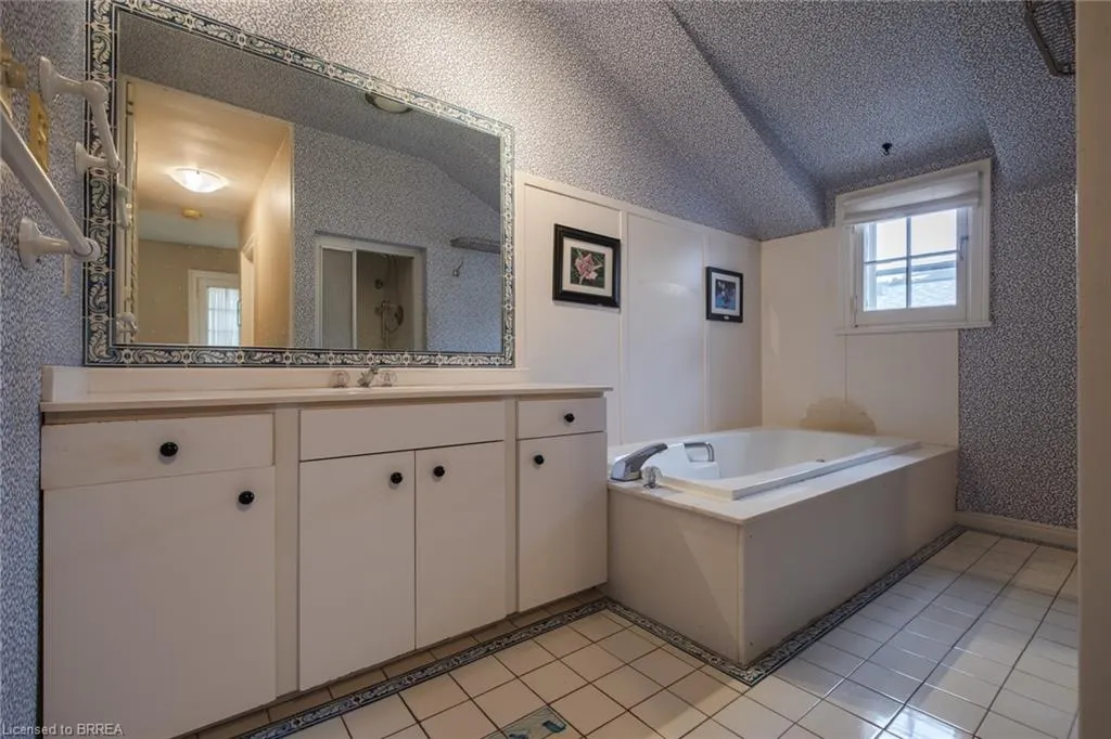 41 Dufferin Avenue