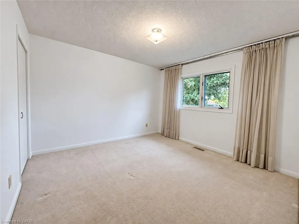 2529 Claymore Crescent