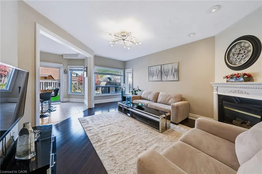 1349 Midgreen Lane