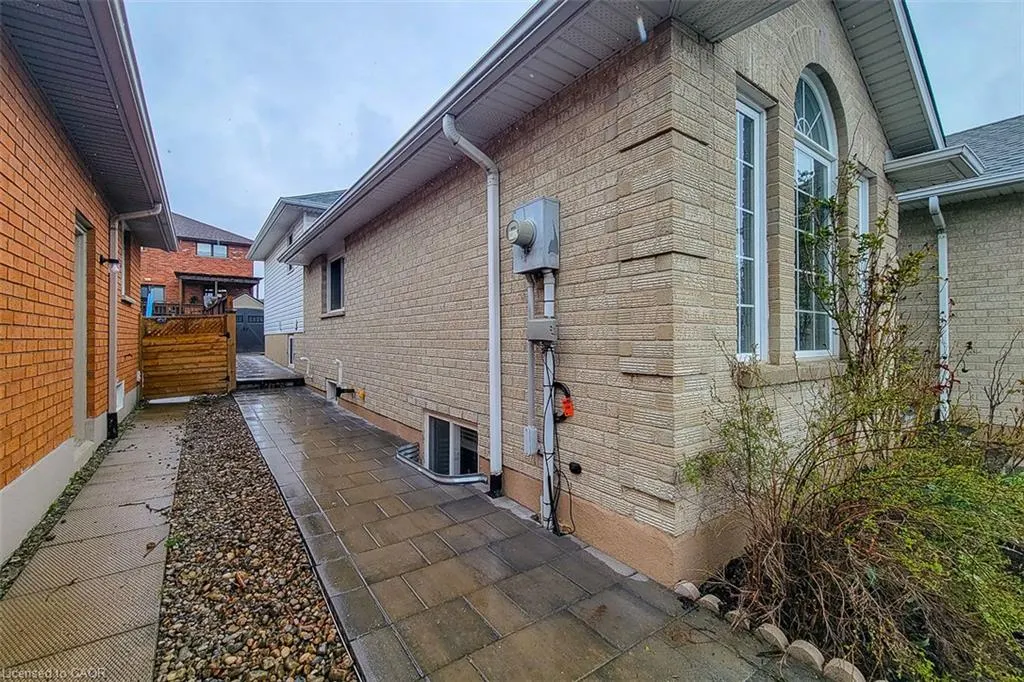 1654 Upper Wellington Street #LOWER LEVEL
