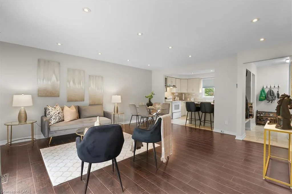421 Bairstow Crescent