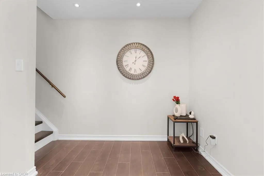 421 Bairstow Crescent