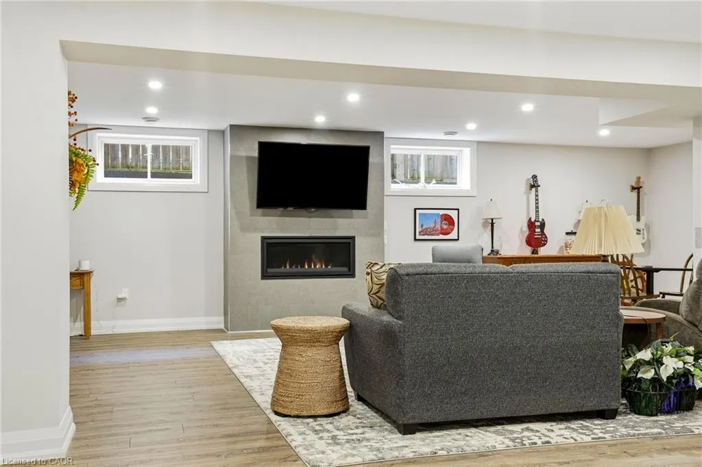 42 Carlton Avenue