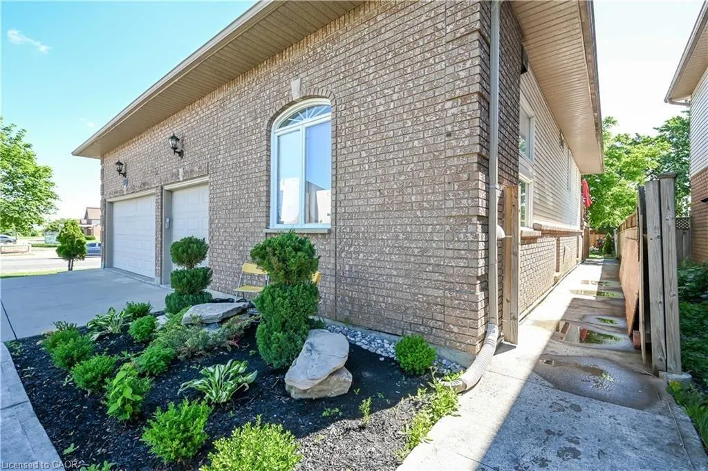 296 Winterberry Drive #Lower