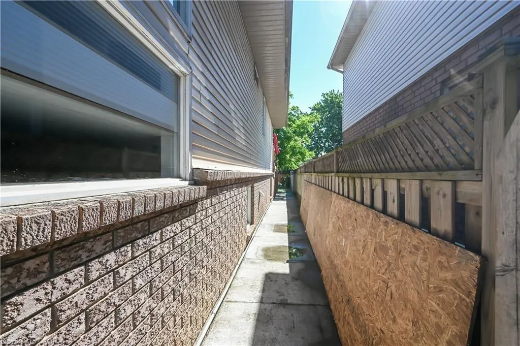 296 Winterberry Drive #Lower