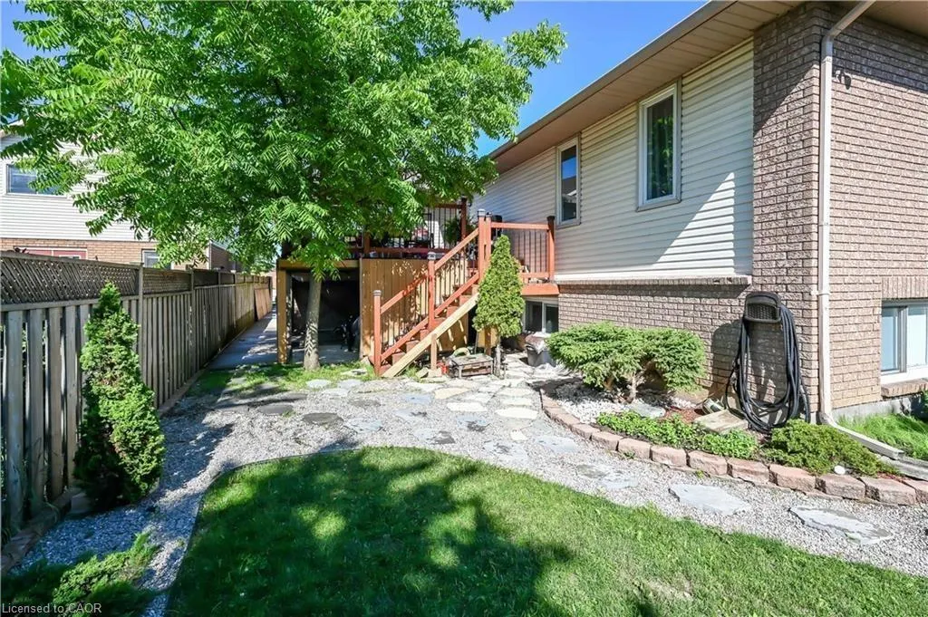 296 Winterberry Drive #Lower