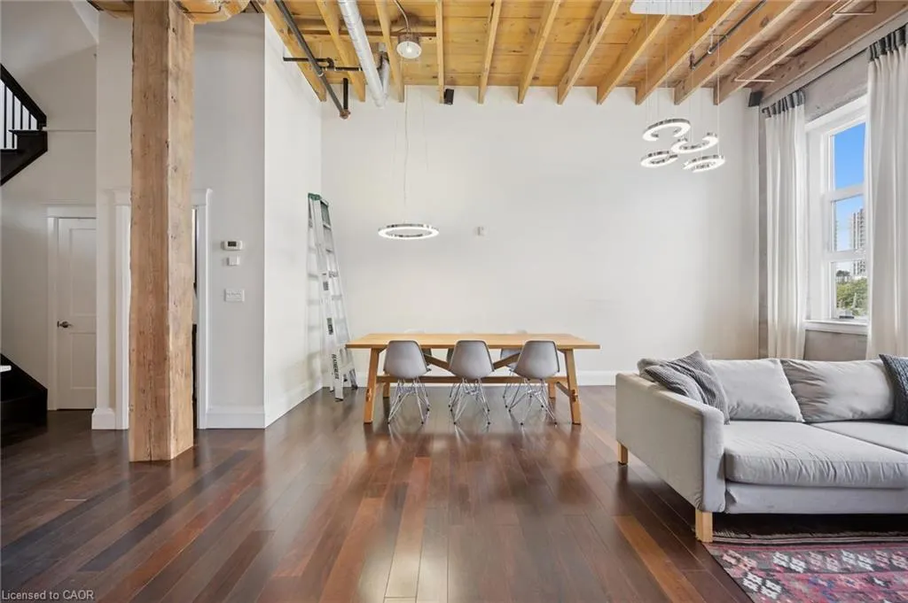 25 Concession Street #204