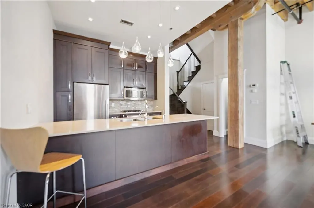 25 Concession Street #204