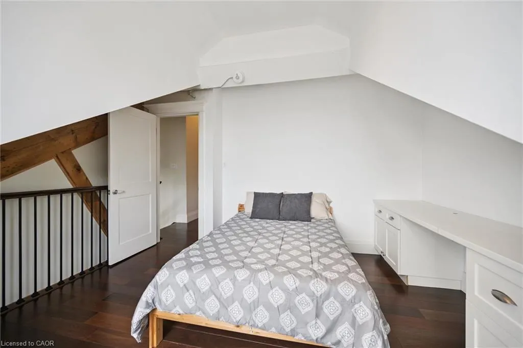 25 Concession Street #204