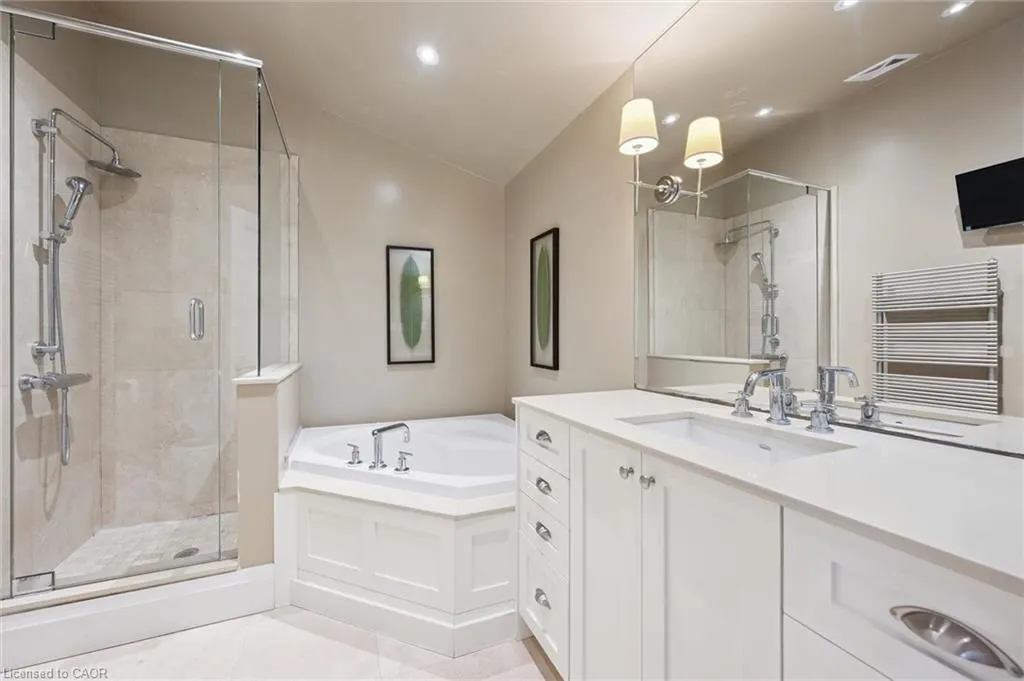 25 Concession Street #204